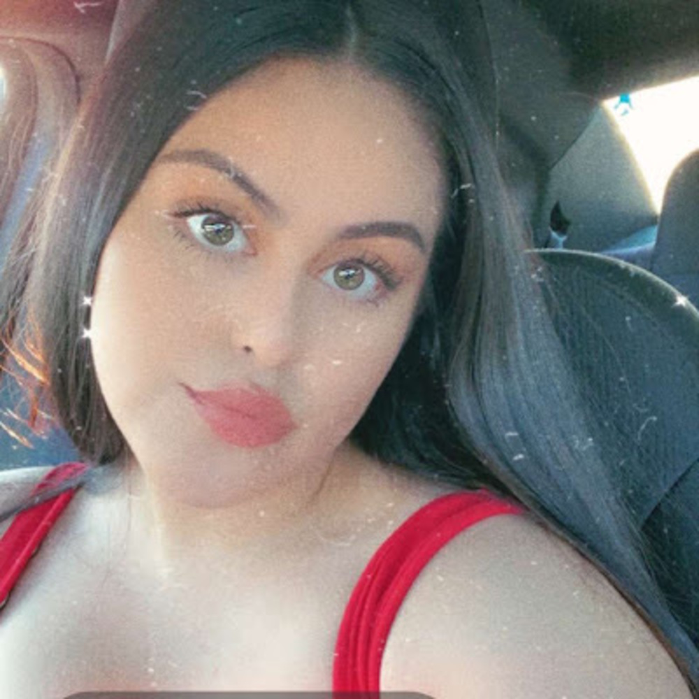 Meet your Posher, Mayra